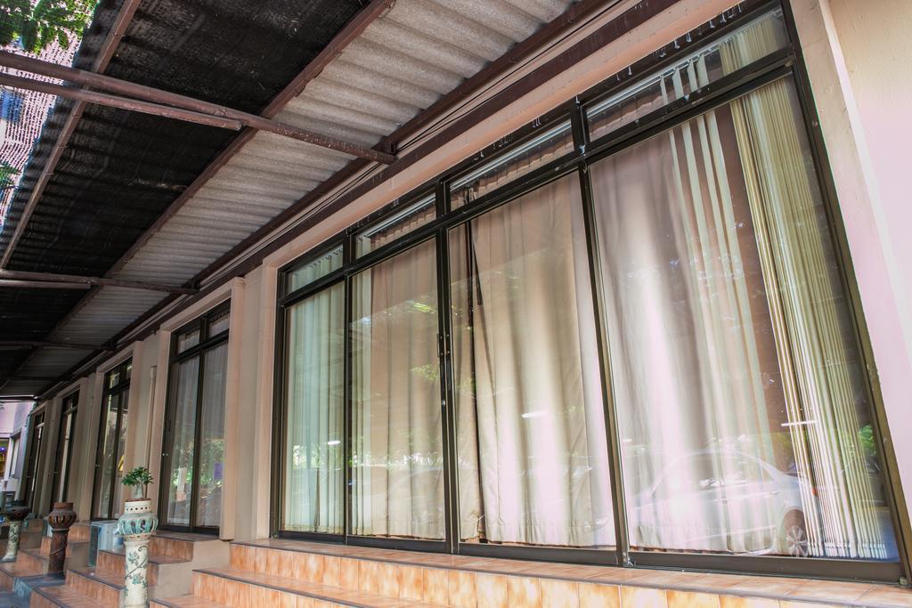 United Place Bang Saen Ngoại thất bức ảnh